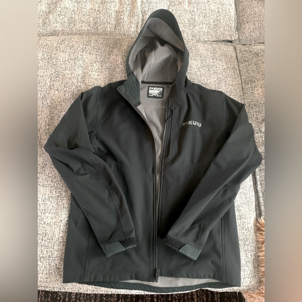 KUIU Rubicon hooded jacket. Size: Large. Color: Black.